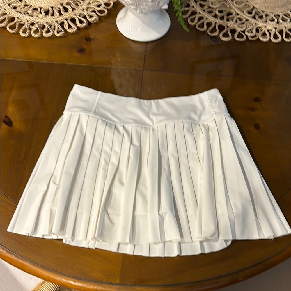 Elegant White Pleated Skirt